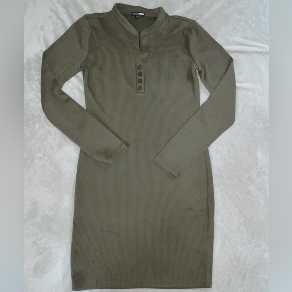 Fashion Nova Green Long Sleeve Dress